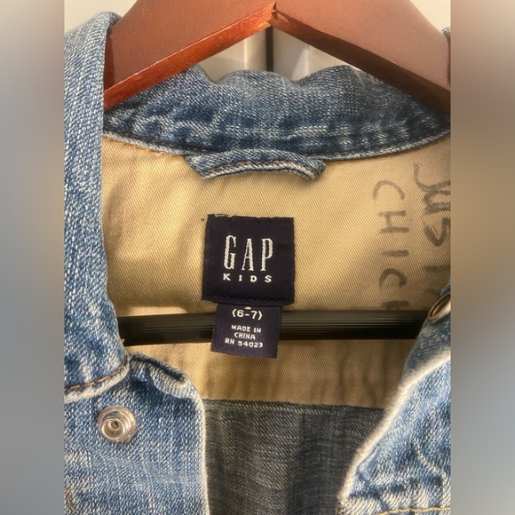 Gap kids jean jacket, size S - Picture 3 of 3